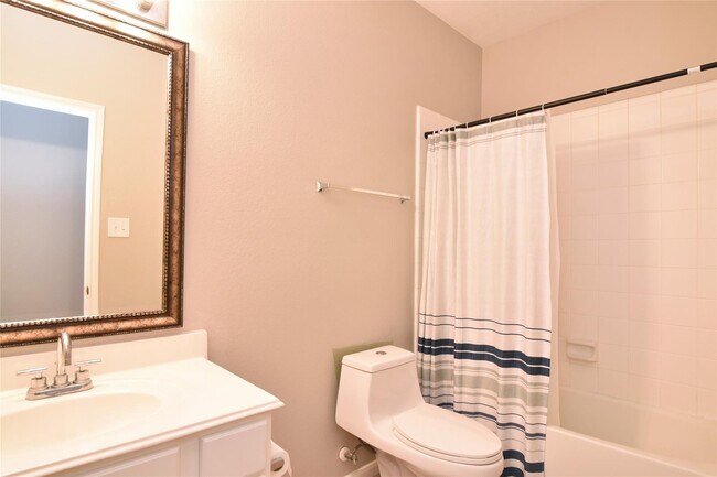 Building Photo - 21611 Oakbridge Park Ln