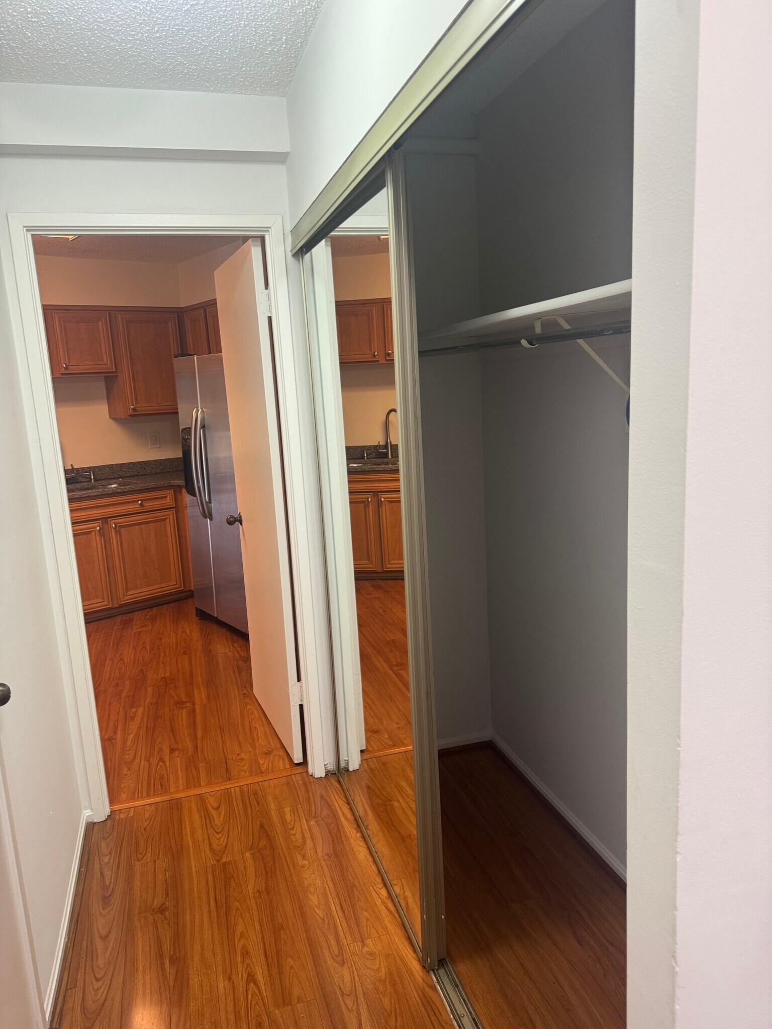 Building Photo - 1600 N Oak St