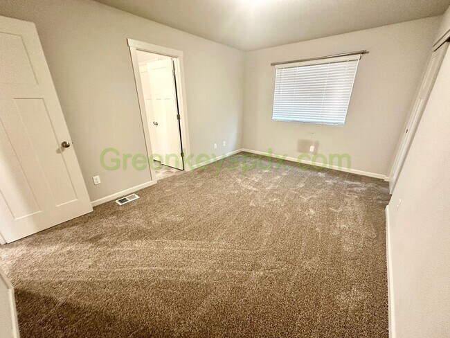 Building Photo - Amazing 2,306-square-foot house in Wood Village