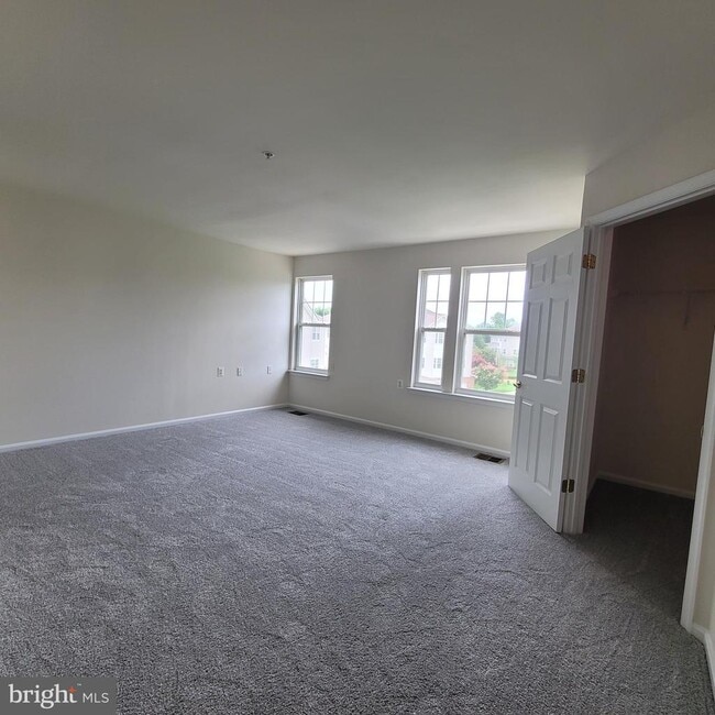 Building Photo - 3032 Bellamy Way