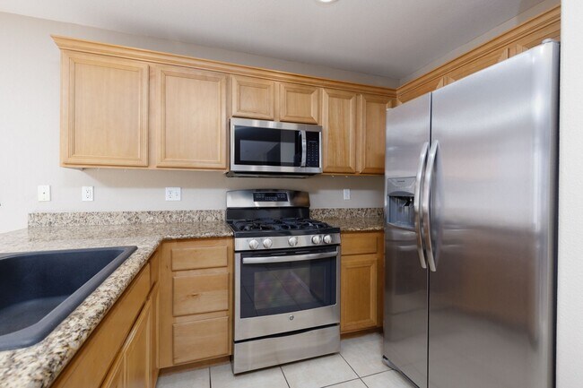 Building Photo - 3 bedroom single family home in Henderson!