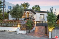 Building Photo - 9265 Thrush Way