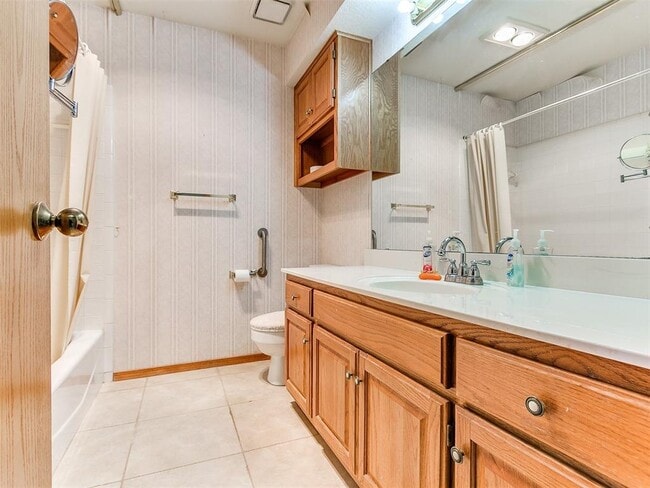Building Photo - 7317 Louisburg Dr