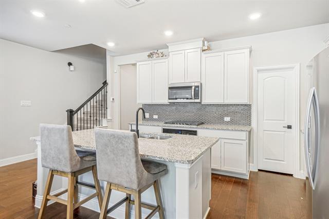 Building Photo - 373 Blackthorne Dr