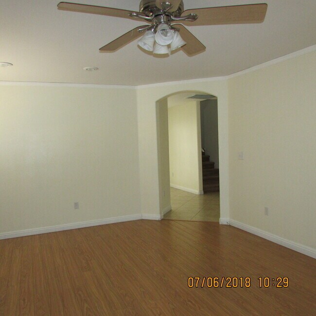 Building Photo - Adorable 2 Story Home!