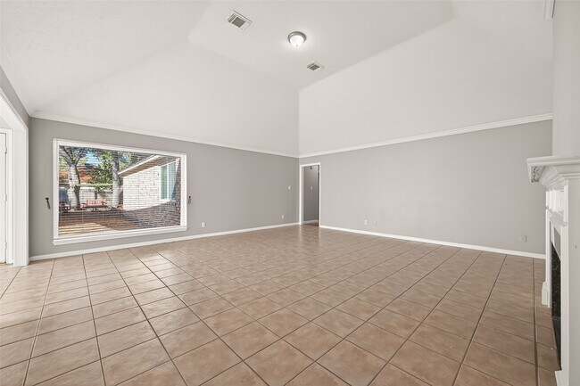 Building Photo - 1918 Shadow Forest Dr