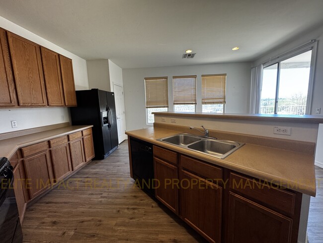 Building Photo - 1133 S Pantano Overlook Dr