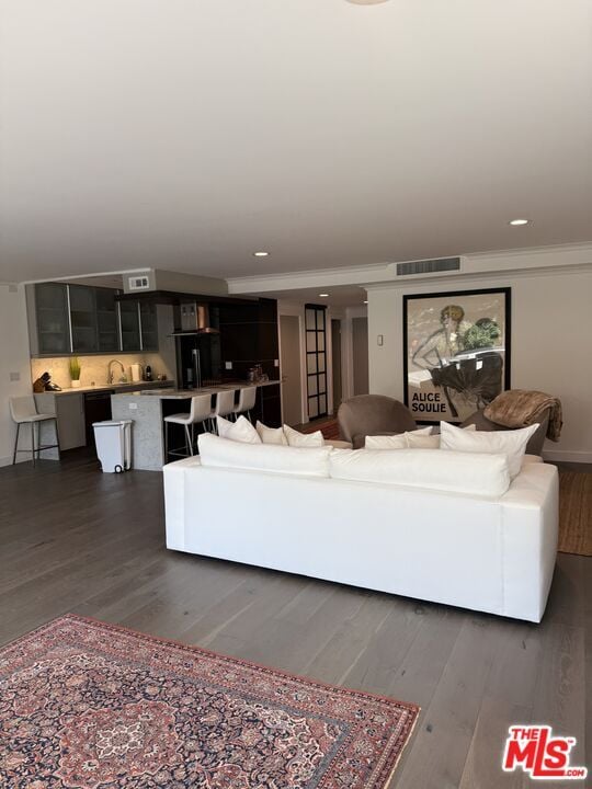 Building Photo - 865 Comstock Ave