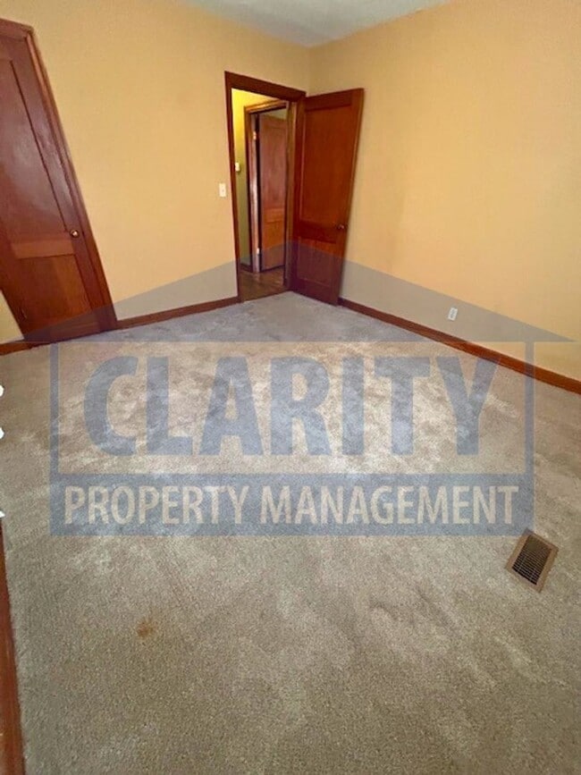 Building Photo - Two bedroom home! Great location!