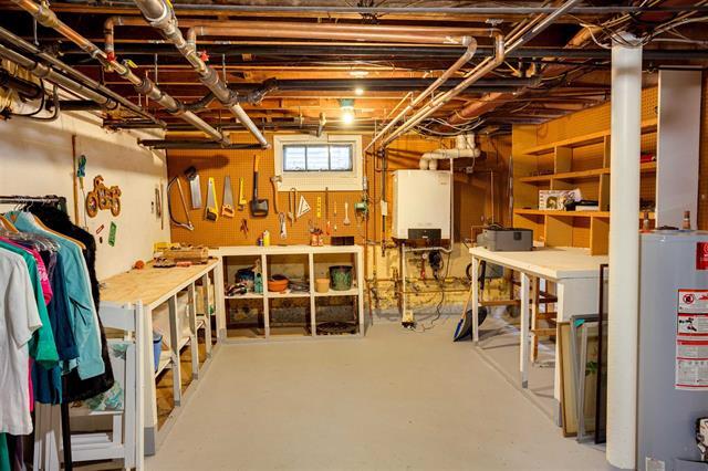 Building Photo - 167 Loomis St