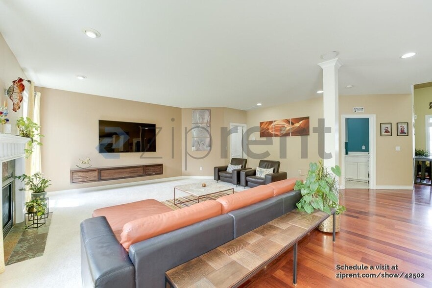 Building Photo - 21622 Quiet Water Loop E