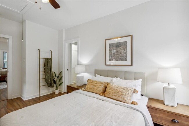 Building Photo - 698 Garibaldi St SW