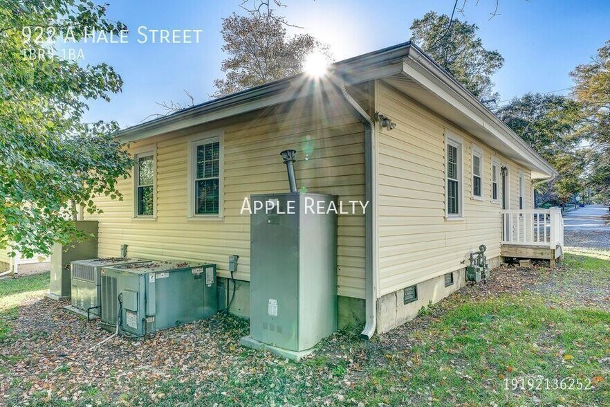 Building Photo - 922 Hale St