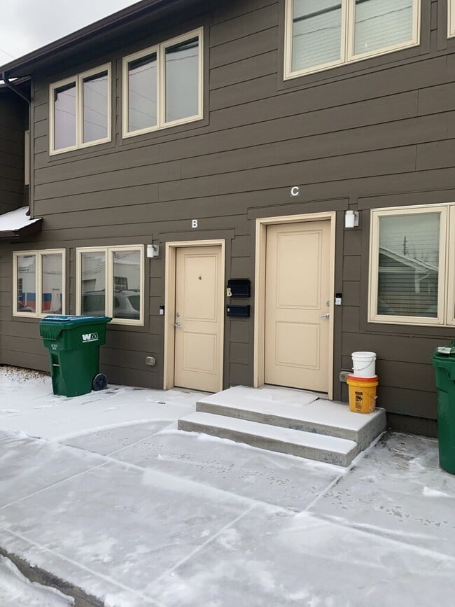 Building Photo - 2BR/2.5BA Condo in Englewood