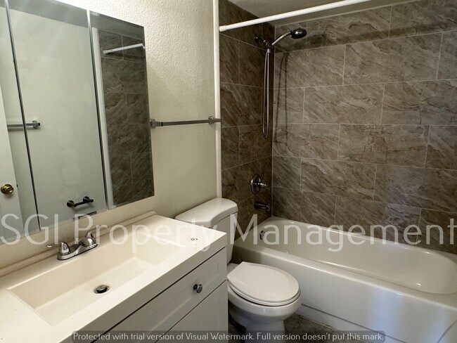 Building Photo - 3131 W Cochise Dr