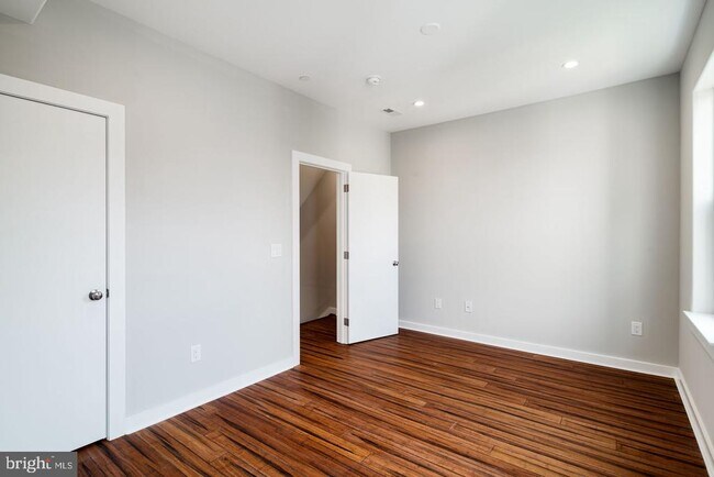 Building Photo - 1512 S 25th St