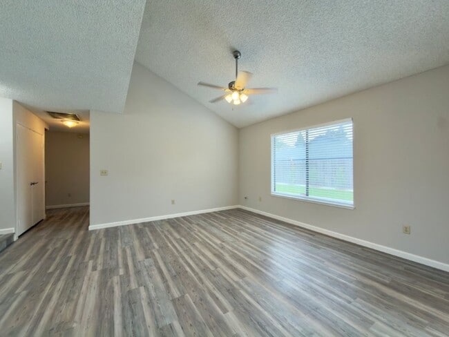 Building Photo - 204 Ashby Pl