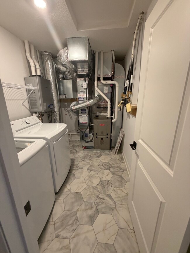 Building Photo - 10545 Harbor Ln N