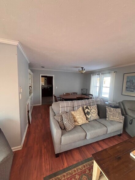 Building Photo - 3 Averill Ter