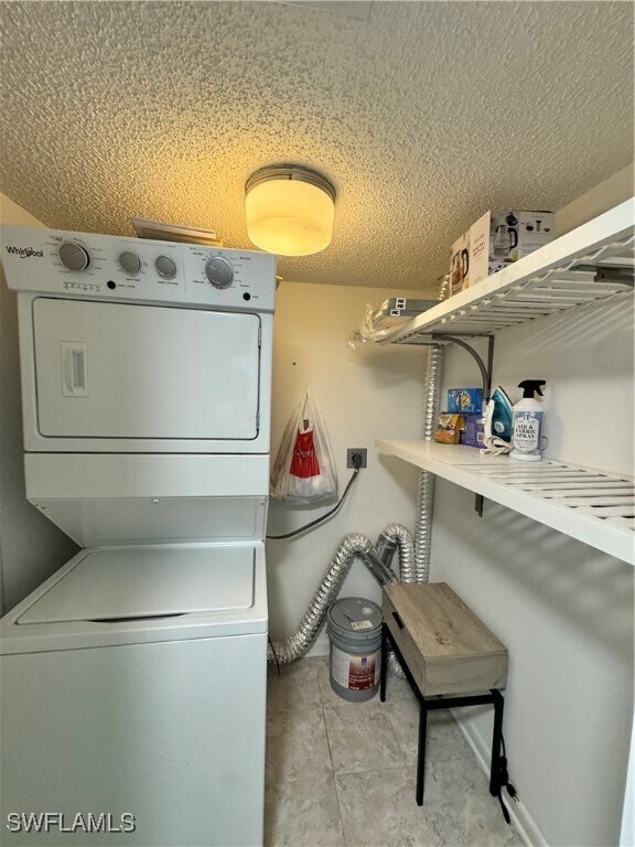 Building Photo - 7035 Cedarhurst Dr
