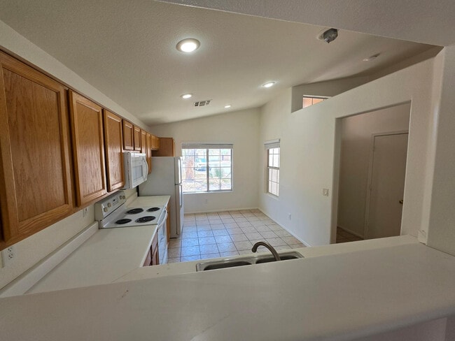 Building Photo - 2486 E Winchester Pl