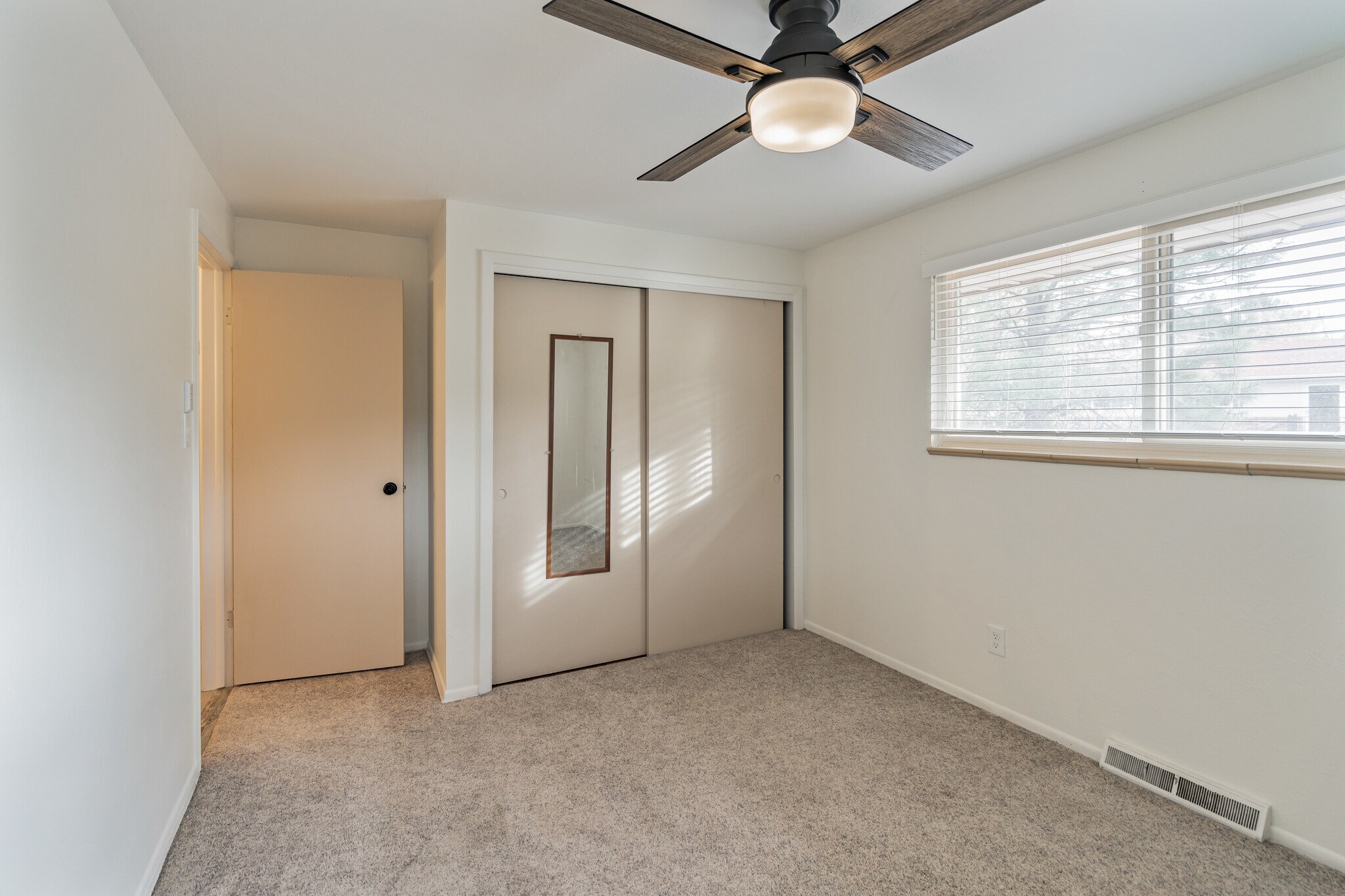 Building Photo - 130 Washburn Ct