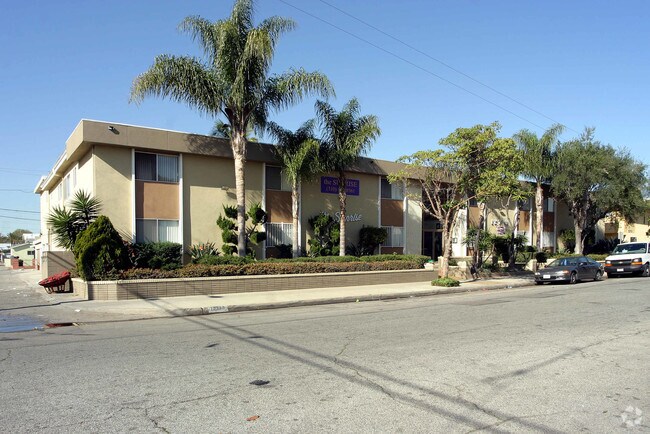 Building Photo - Sunrise Apartments