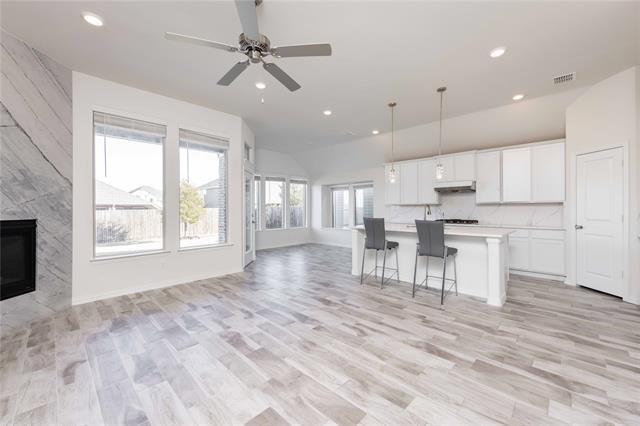 Building Photo - 10038 Boswell Dr