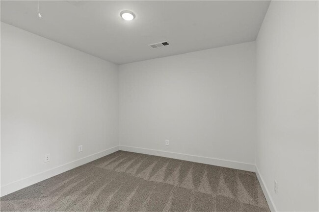 Building Photo - 2527 Riverside Rd