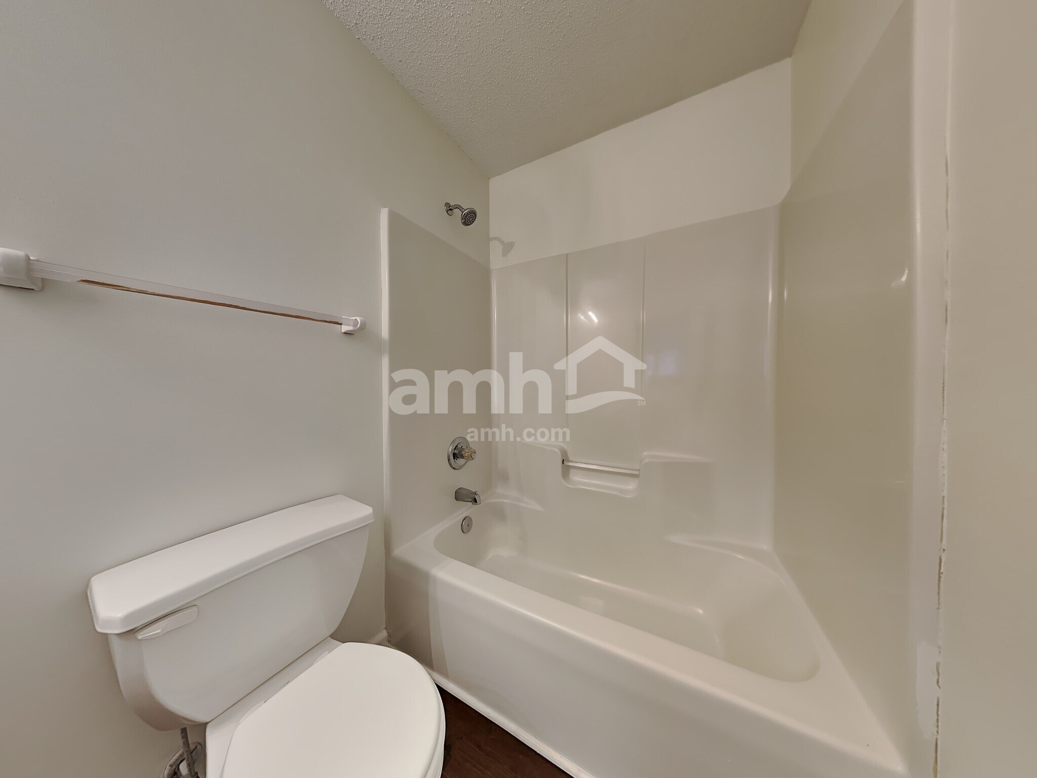 Building Photo - 833 Eagle Point Dr