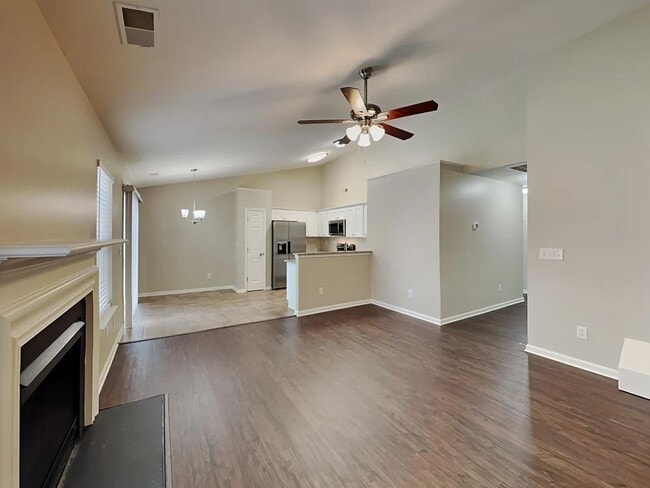 Building Photo - 2146 Clear Brook Dr