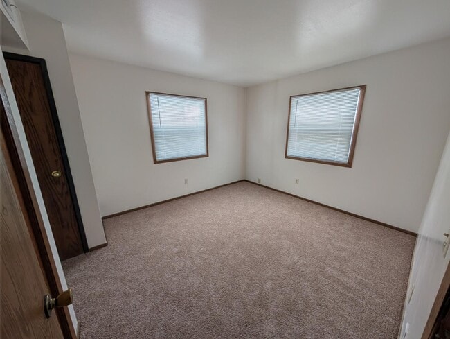 Building Photo - 1408 E Sunset Dr