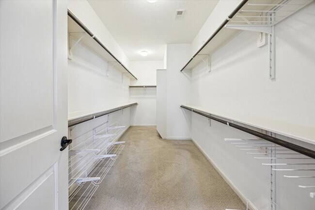 Building Photo - 1124 W 24th St