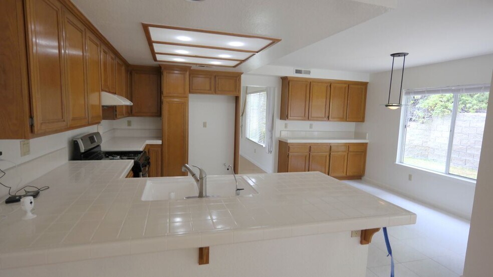 Building Photo - 21255 E Fort Bowie Dr