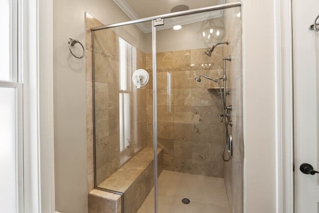 Building Photo - Logan Circle Condo