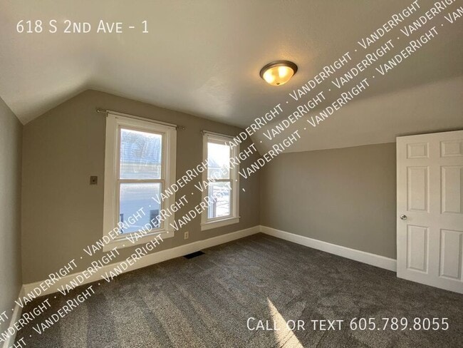 Building Photo - 618 S 2nd Ave