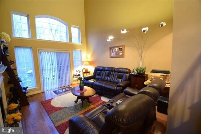 Primary Photo - 269 Center Point Ln