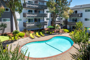 Building Photo - Bayfair