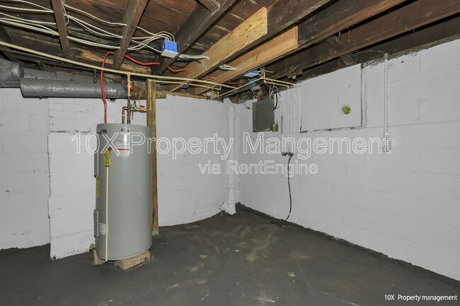 Building Photo - 334 Lechner Ave