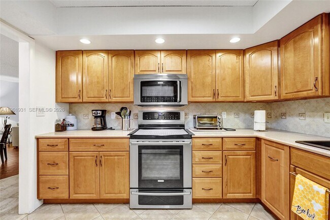 Building Photo - 2814 N 46th Ave