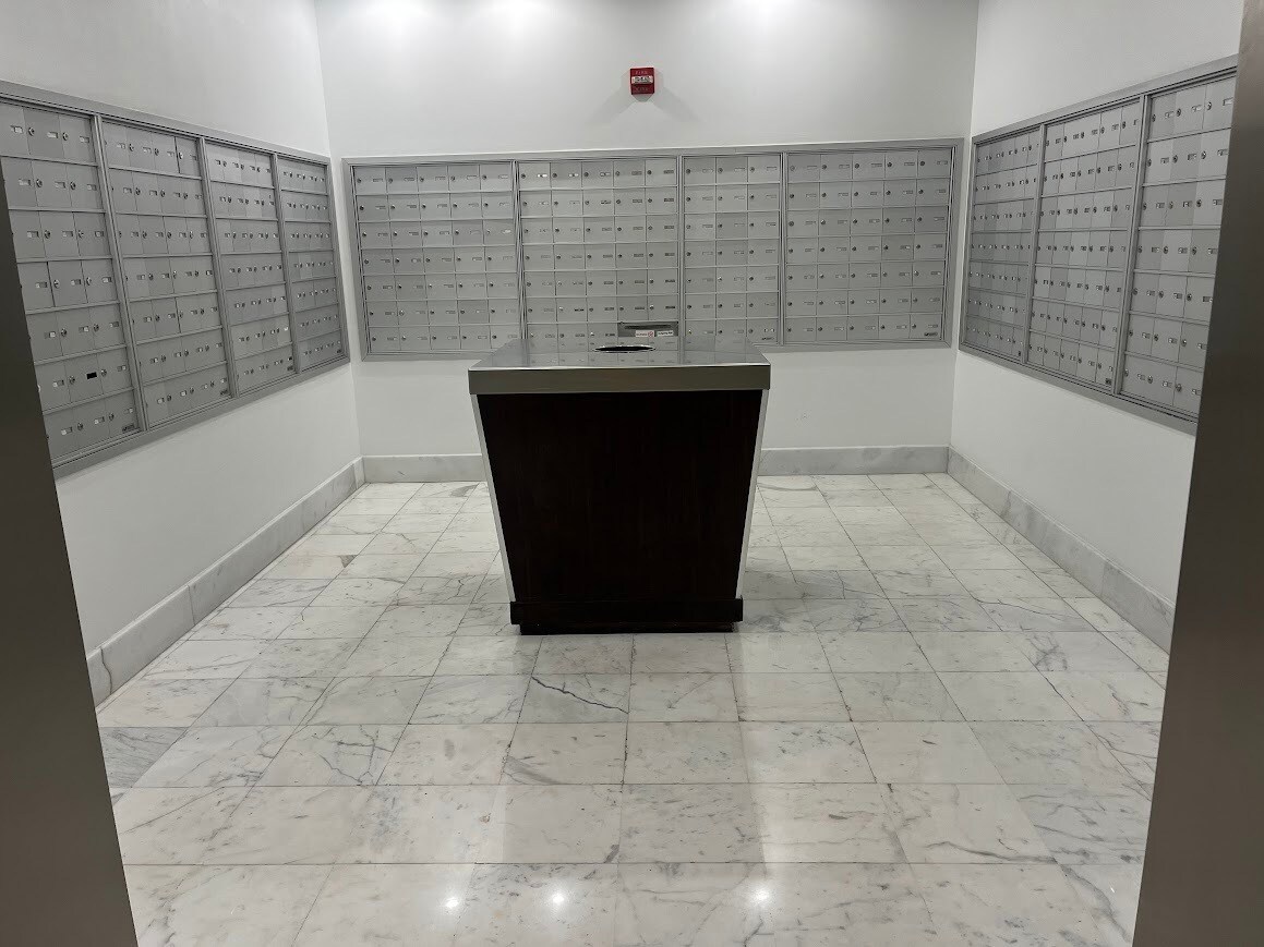 Building Photo - 1000 West Ave