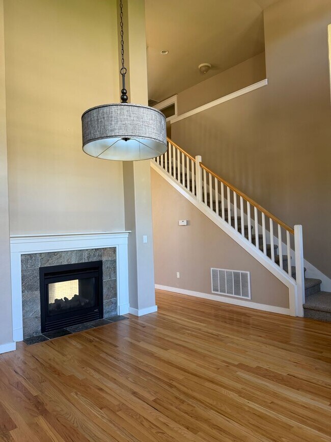 Building Photo - 61112 Snowbrush Dr