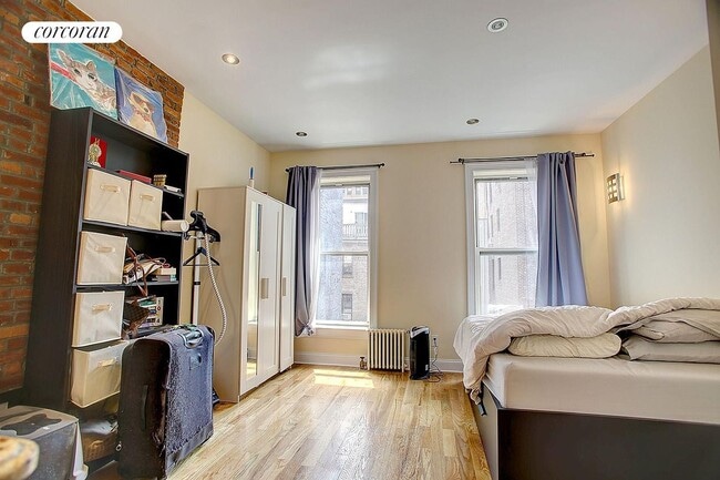 Building Photo - 130 W 73rd St