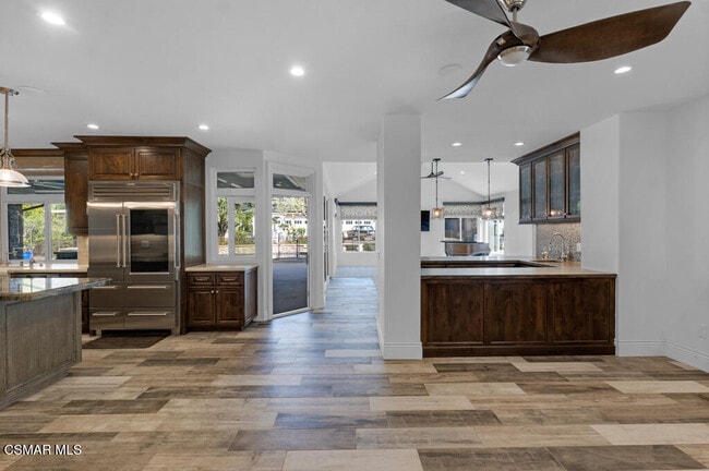 Building Photo - 525 Aqueduct Ct