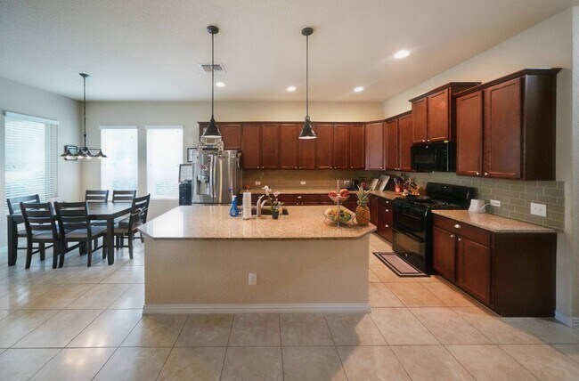 Building Photo - Executive-Style Home Now Available in Crossvine (Schertz) Realtor Commission: $750