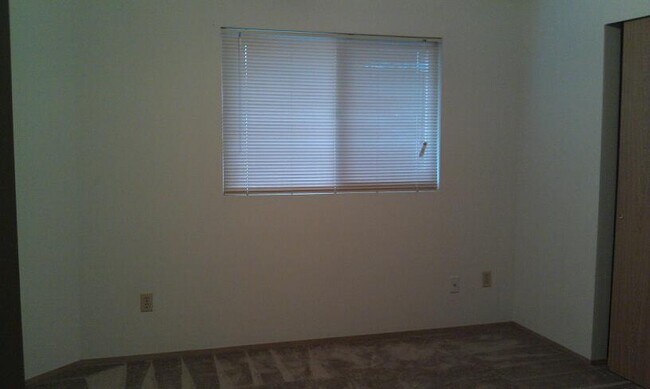 Building Photo - Park Place 537 #D201