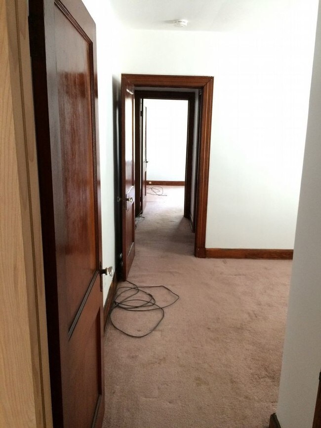 Building Photo - 2806 Hawthorne Ave