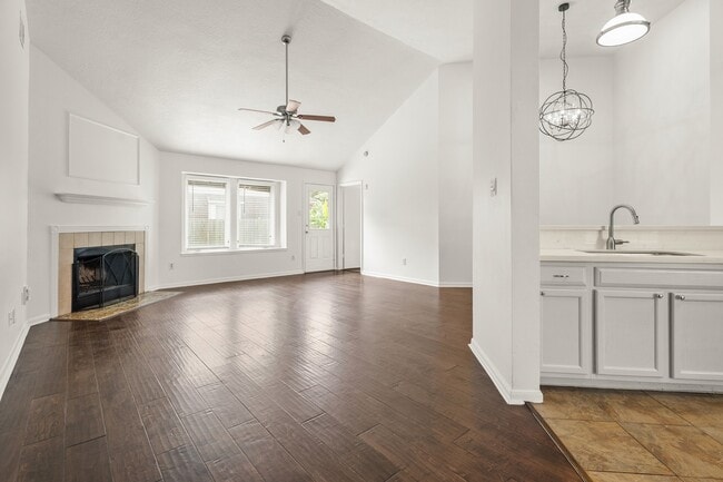 Building Photo - 17014 Sailors Moon Ct
