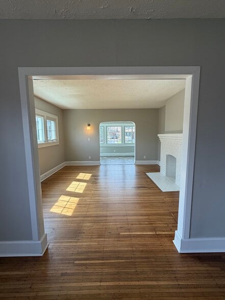 Building Photo - 3827 Central Ave