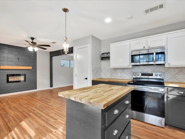 Building Photo - 41 Harbour Row Dr